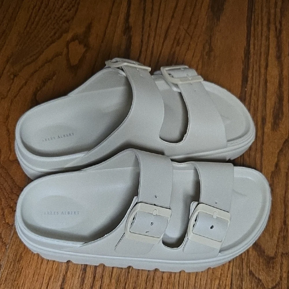 Charles Albert Size 5 Cream Double Buckle Platform Slide Sandals
